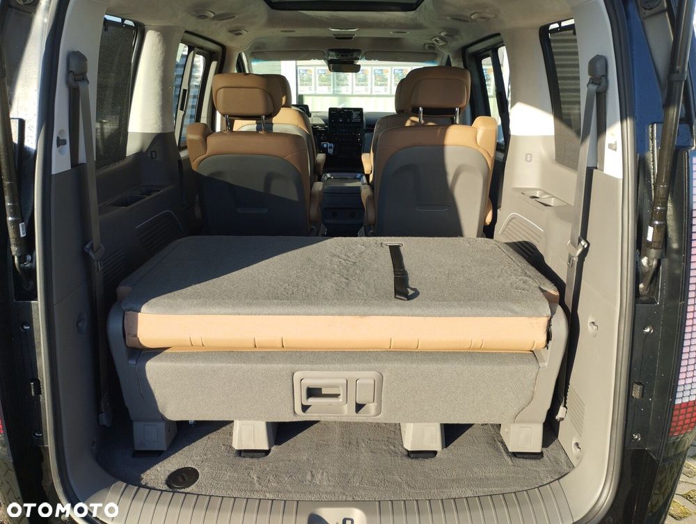 Hyundai Staria 1.6 T-GDI HEV Luxury - 29