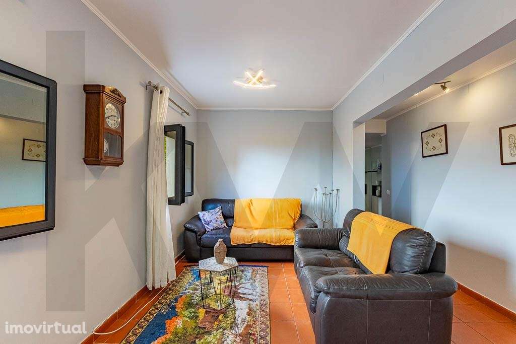 Moradia T2 em  loja em anexo com arrendatario! - Grande imagem: 2/40