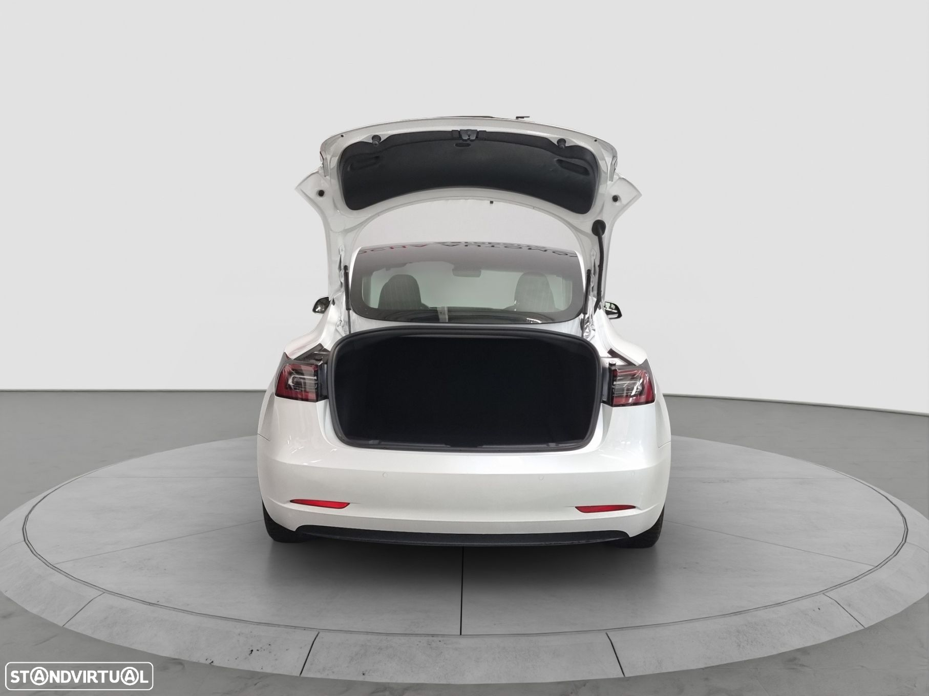 Tesla Model 3 - 5