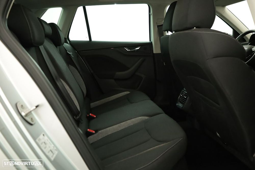 Skoda Kamiq 1.0 TSI Selection DSG - 21