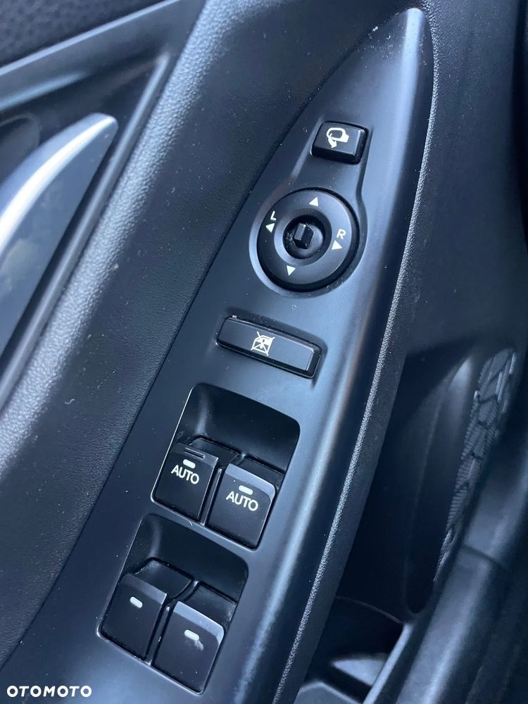 Hyundai ix20 1.4 blue - 16