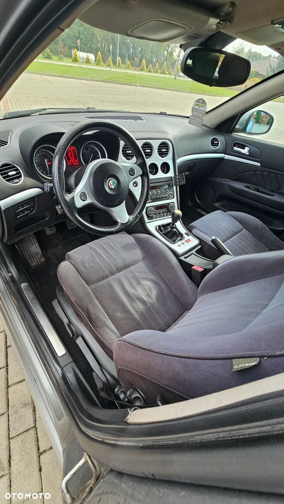 Alfa Romeo 159 2006 photo 5