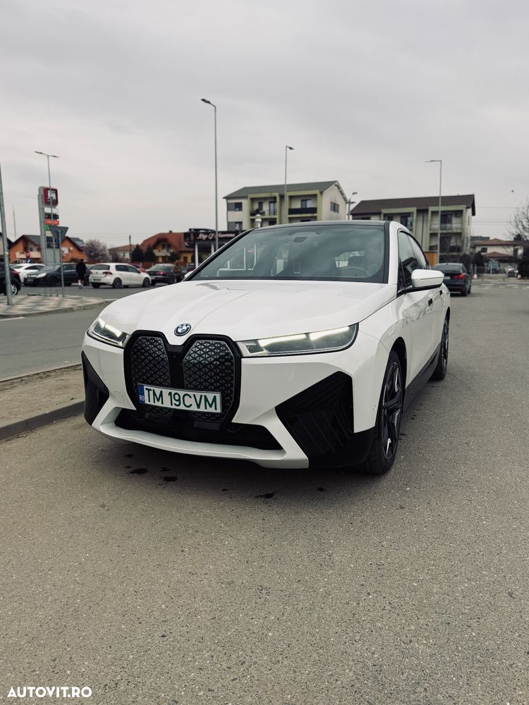 BMW iX - 1