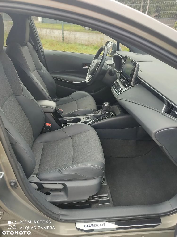 Toyota Corolla 1.8 Hybrid Active - 17