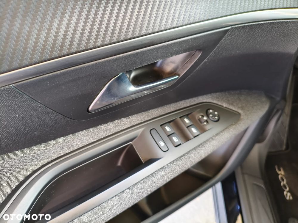Peugeot 3008 BlueHDi 130 Stop & Start EAT8 Allure - 23