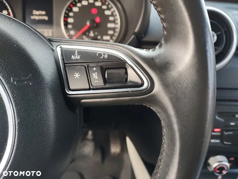 Audi A1 3-drzwiowe 1.2 TFSI S line Sportpaket - 26