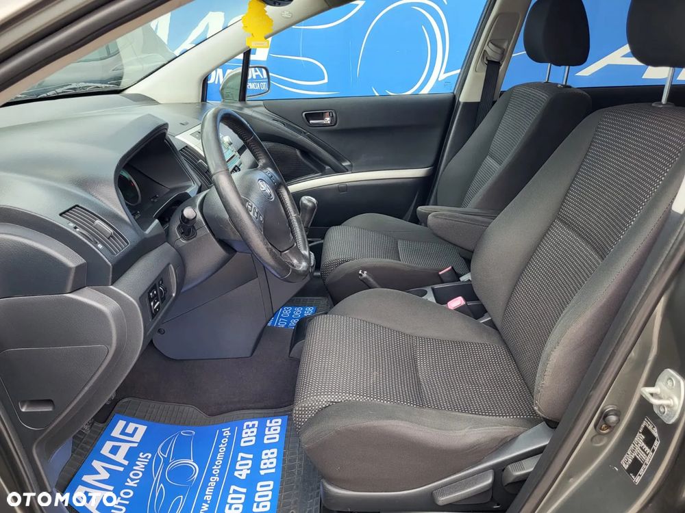 Toyota Corolla Verso 2.2 D-4D X 7os - 15