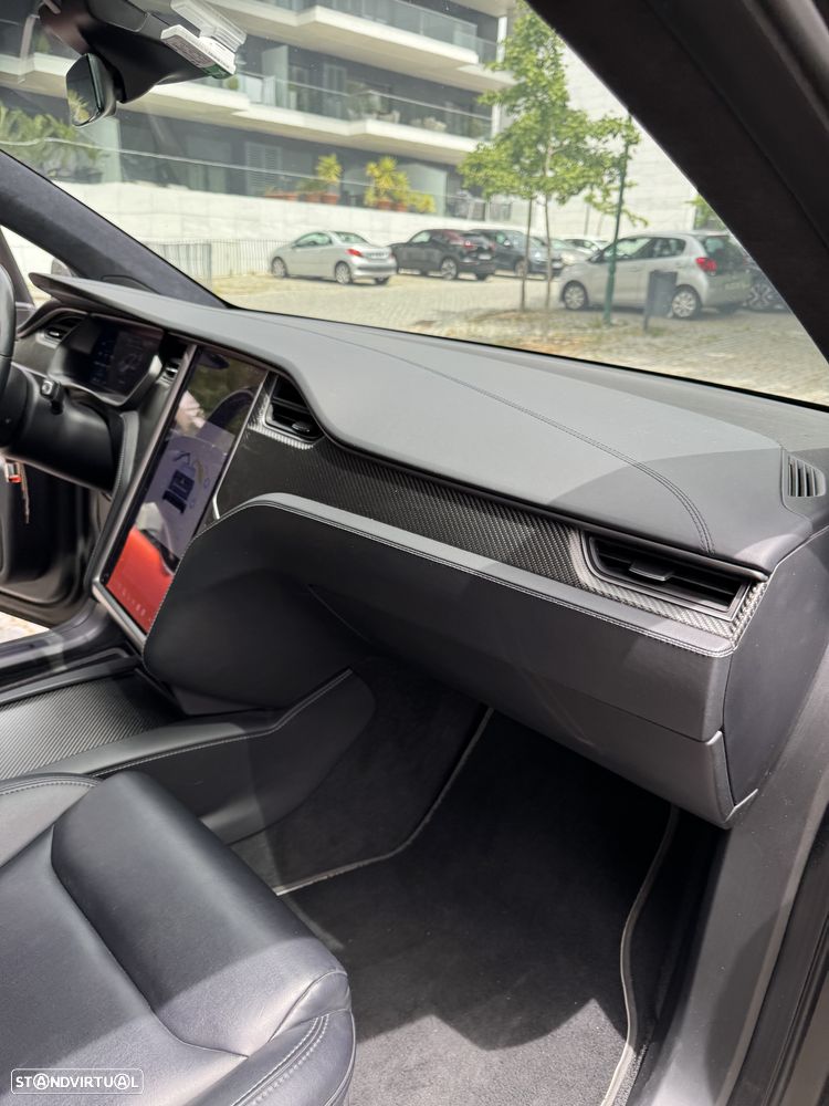 Tesla Model X P100D - 9