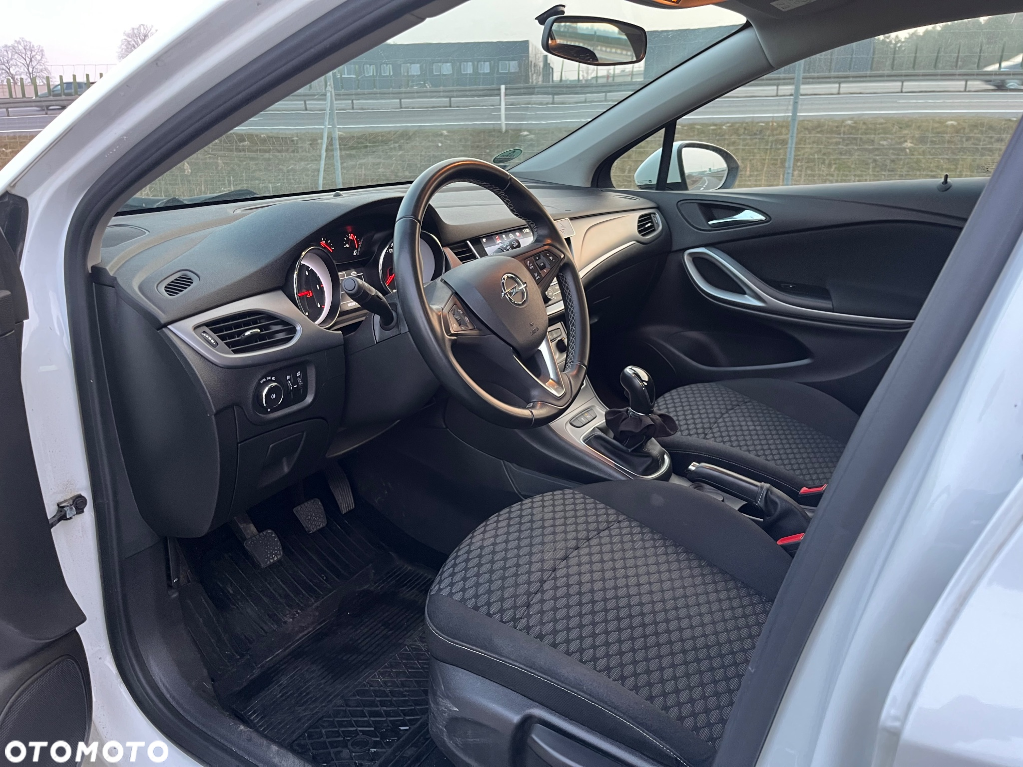 Opel Astra V 1.6 CDTI Dynamic - 5