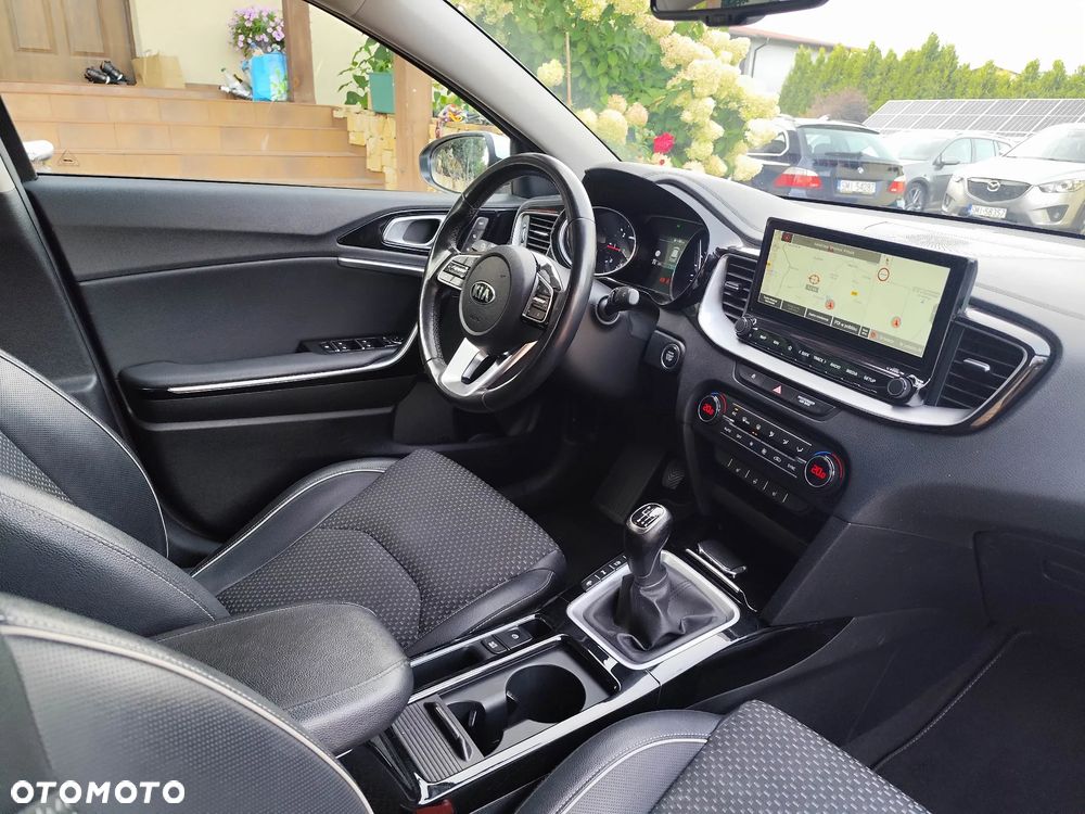 Kia Ceed 1.6 CRDi (48V Mild-Hybrid) Platinum - 6