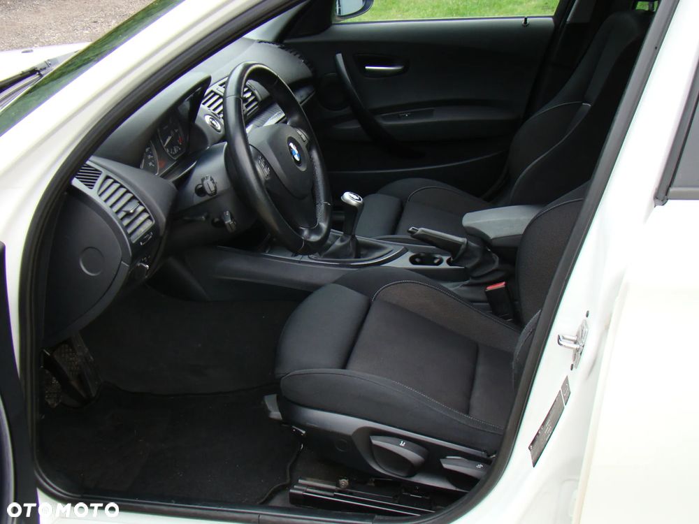 BMW Seria 1 118i - 25