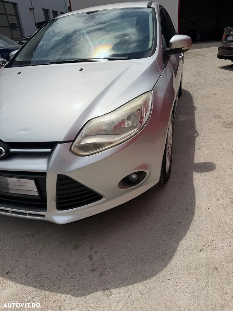 Ford Focus 1.6 TDCi DPF Titanium - 9