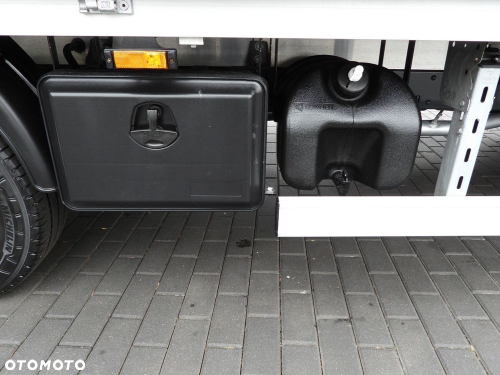 Iveco DAILY 35S18 PLANDEKA 10 PALET WEBASTO TEMPOMAT NAWIGACJA LEDY AUTOMAT HI-MATIC KLIMATYZACJA  180KM - 24