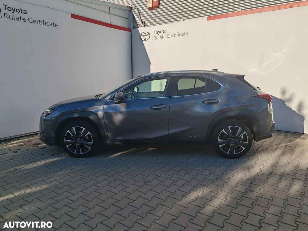 Lexus UX 250h FWD Executive - 4