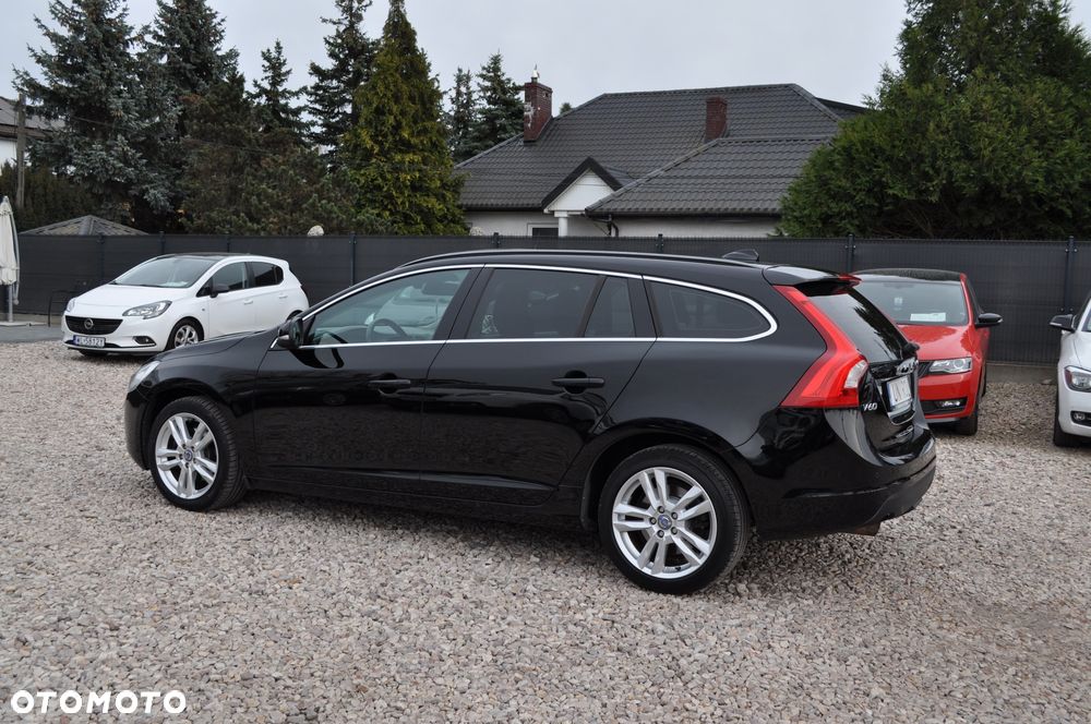 Volvo V60 D4 Geartronic Momentum - 11