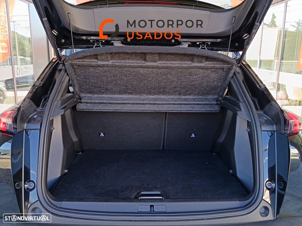 Peugeot e-2008 50 kWh GT - 6