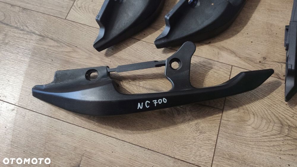 EU RĄCZKA PASAŻERA LEWA UCHWYT HONDA NC 700 12-16 - 2