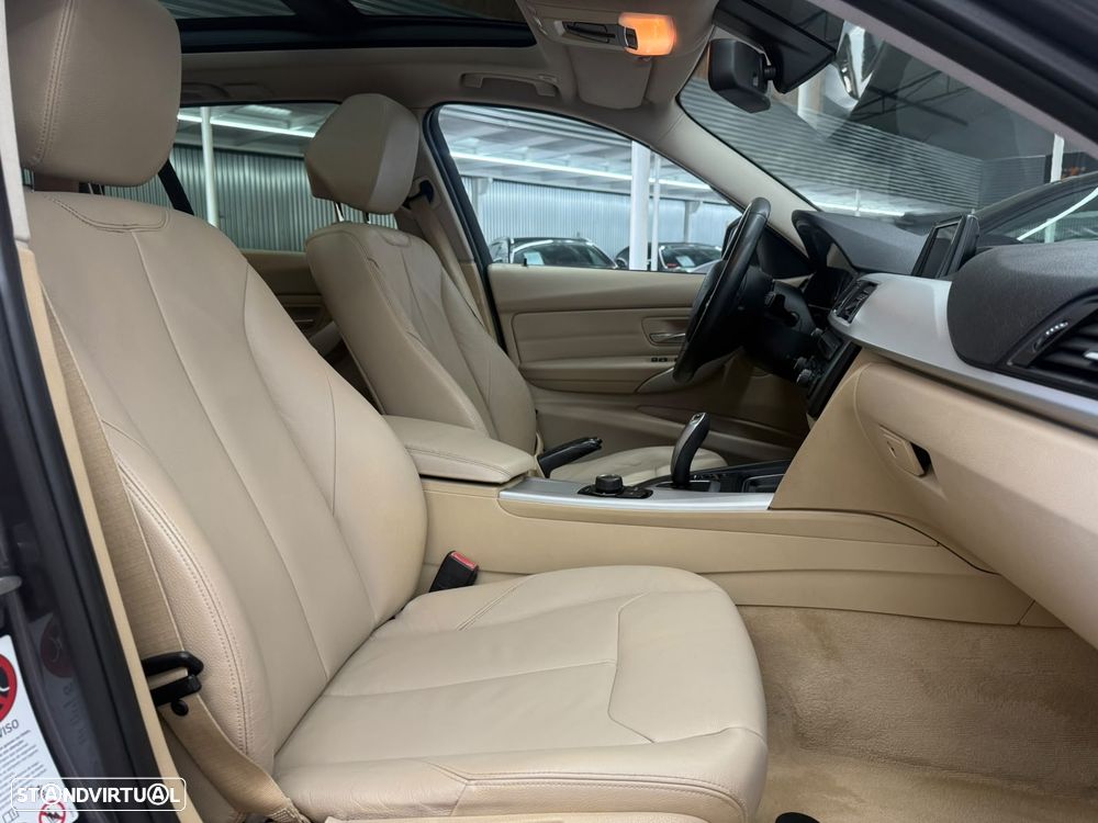 BMW 320 d Auto Line Luxury - 17