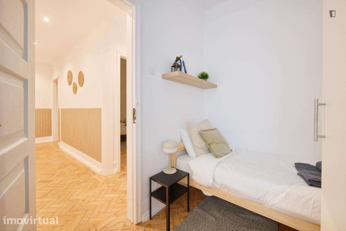 Quarto - localizado em Entrecampos Lisbon - Grande imagem: 4/47