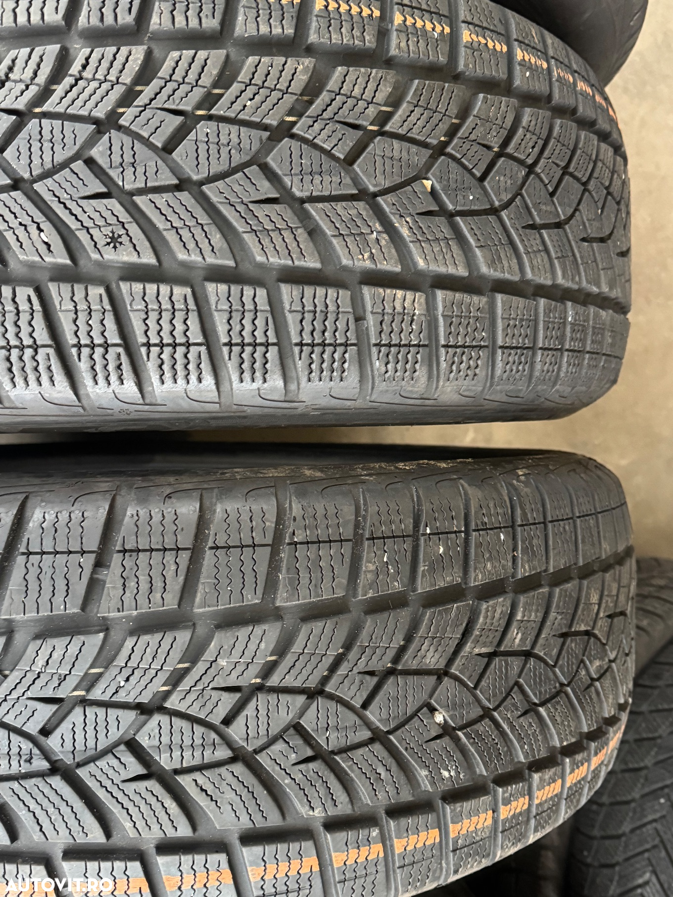 Vând 4 anvelope 225/55/19 goodyear de iarnă ca noi - 3