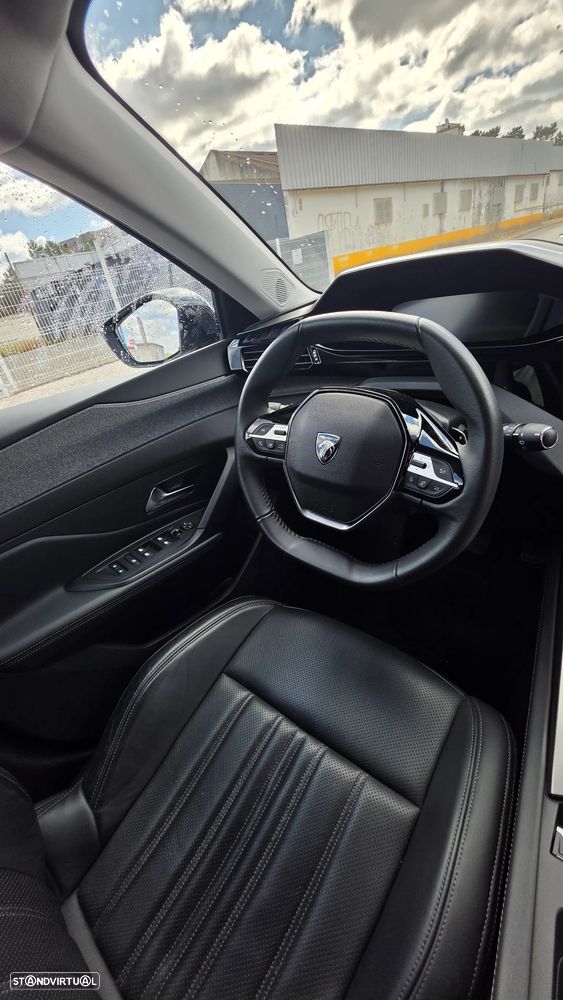 Peugeot 308 1.6 Hybrid Allure Pack e-EAT8 - 11