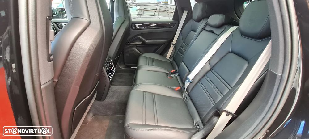 Porsche Cayenne Coupé E-Hybrid - 11