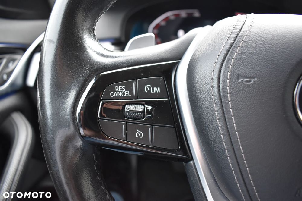 BMW Seria 5 518d Sport Line sport - 28