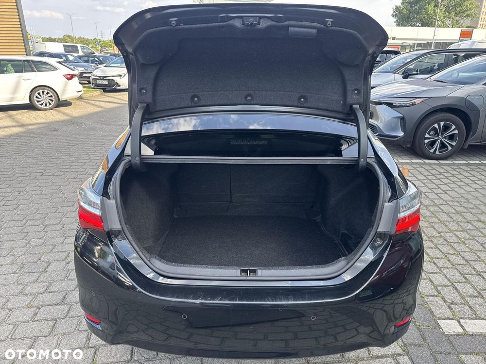 Toyota Corolla 1.6 Prestige EU6 - 23