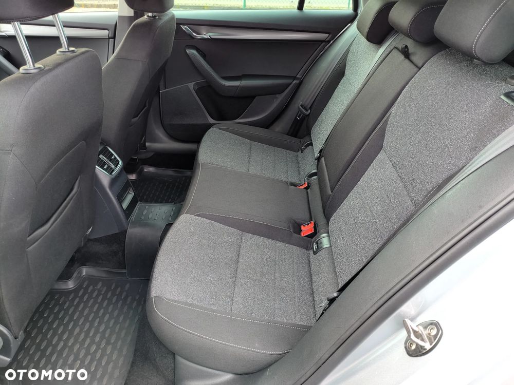 Skoda Octavia 1.6 TDI DSG Soleil - 20