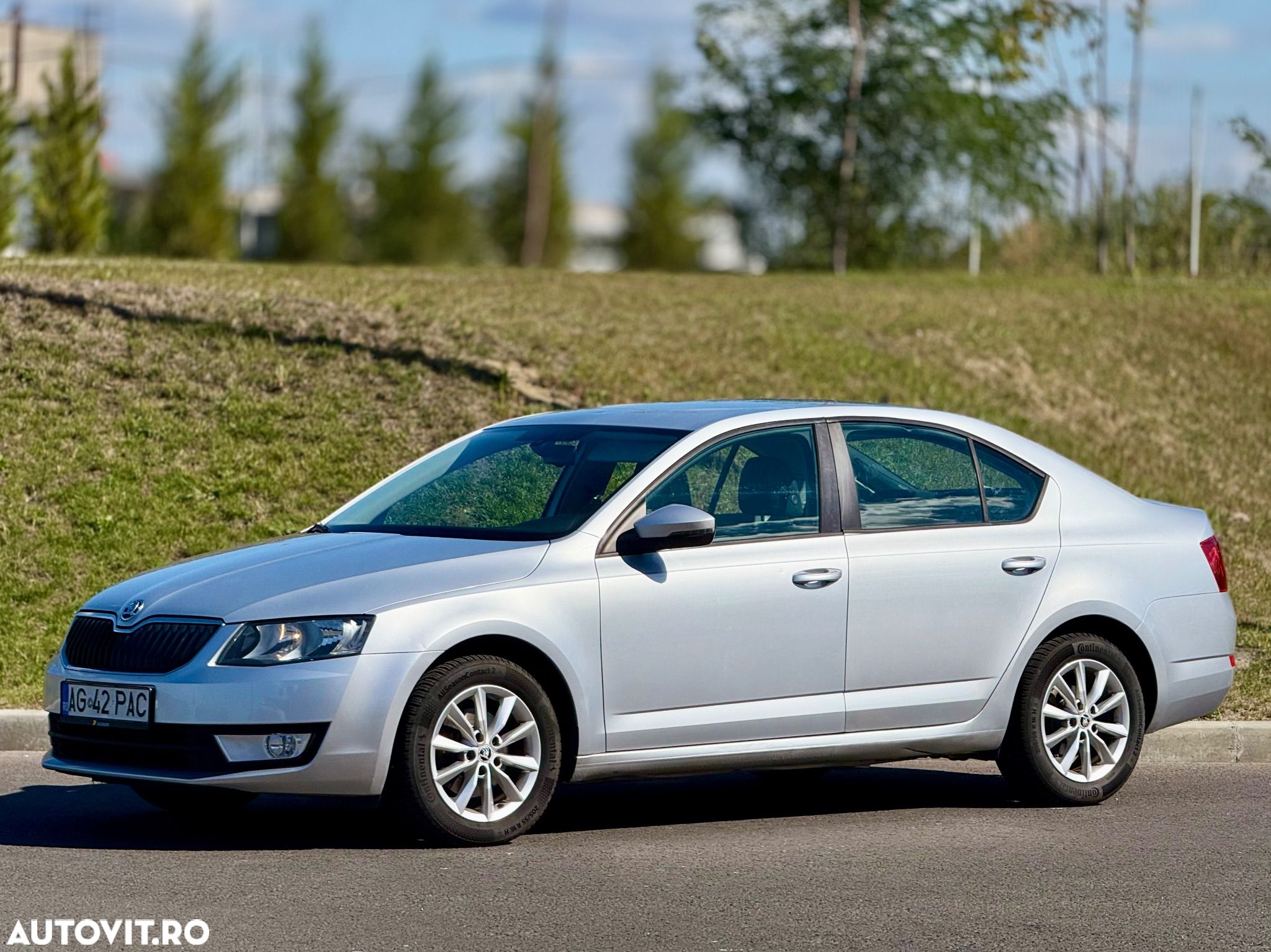 Skoda Octavia 1.6 TDI DPF Elegance - 1