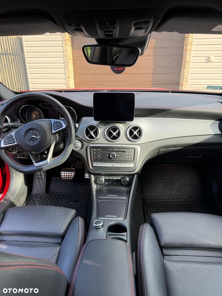 Mercedes-Benz GLA 220 4-Matic AMG Line - 6