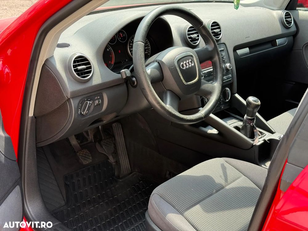 Audi A3 Sportback 1.6 Ambiente - 16