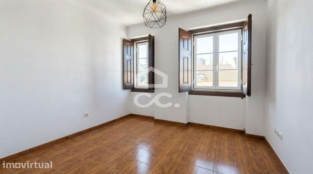 Prédio para investimento em Torres Novas com 3 apartamentos T0 e T1 em - Grande imagem: 2/33