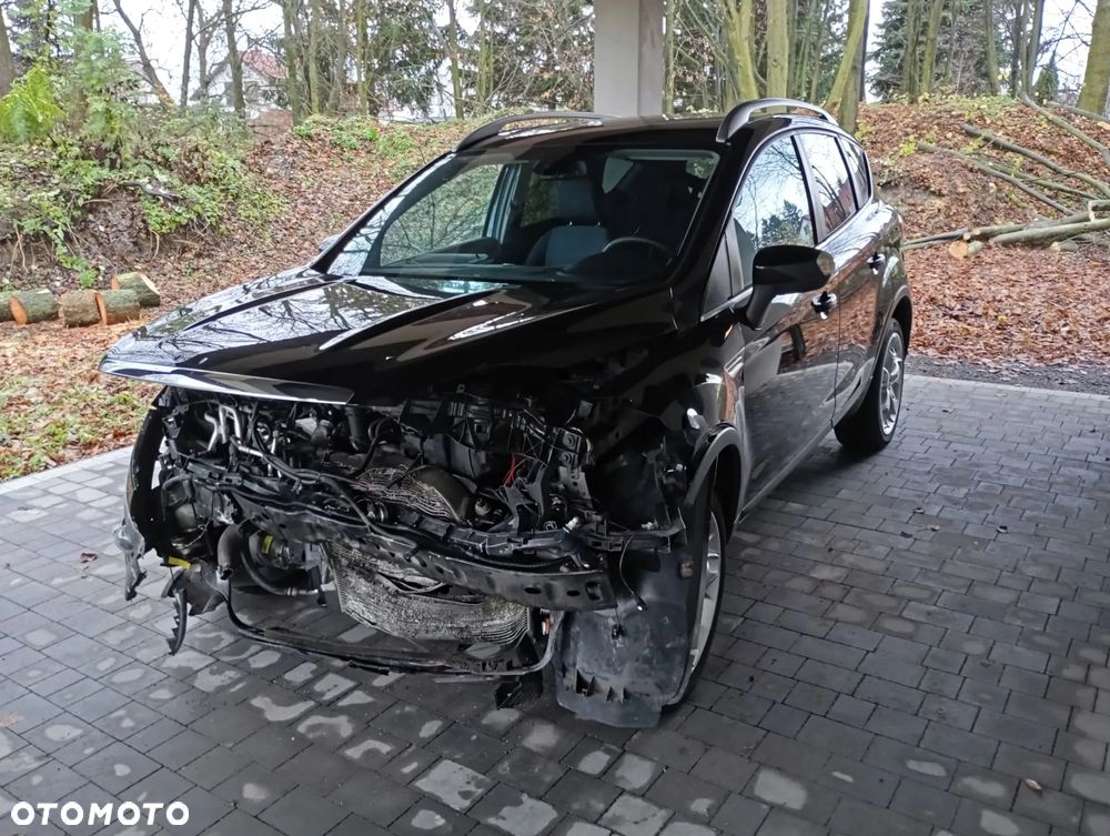 Ford Kuga 2.0 TDCi 4x4 Titanium - 4