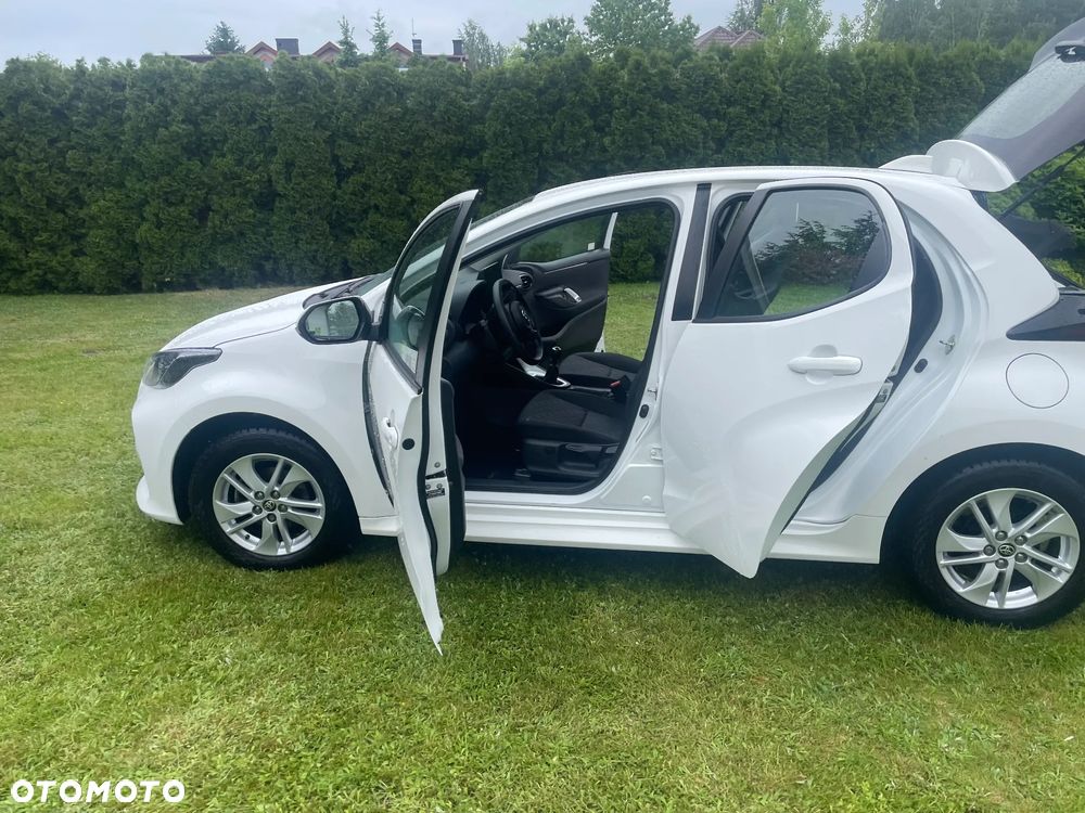 Toyota Yaris 2024 photo 3