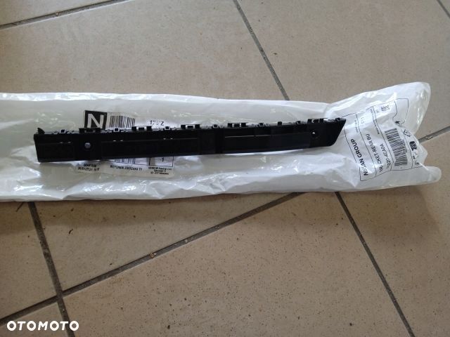 Nissan QASHQAI J11 ŚLIZG PRAWY MOCOWANIE ZDERZAKA PRAWE TYLNE TYŁ ORYG. - 1