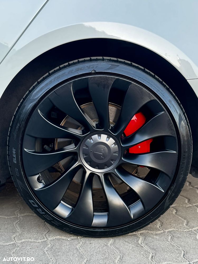 Tesla Model 3 Performance - 9