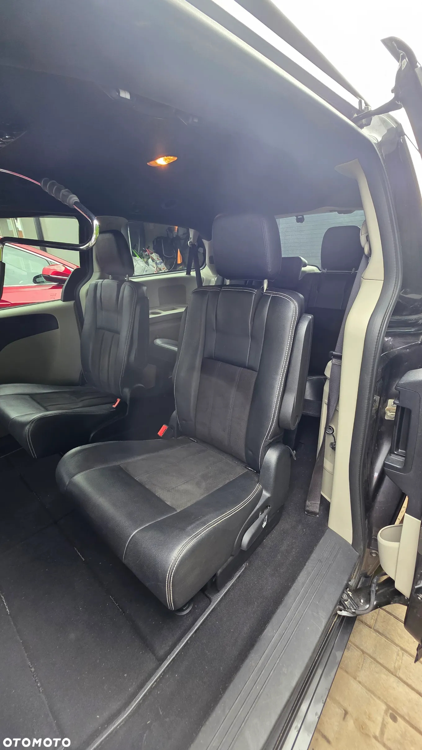 Dodge Grand Caravan - 19