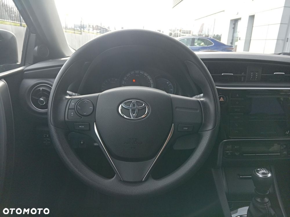 Toyota Auris - 16