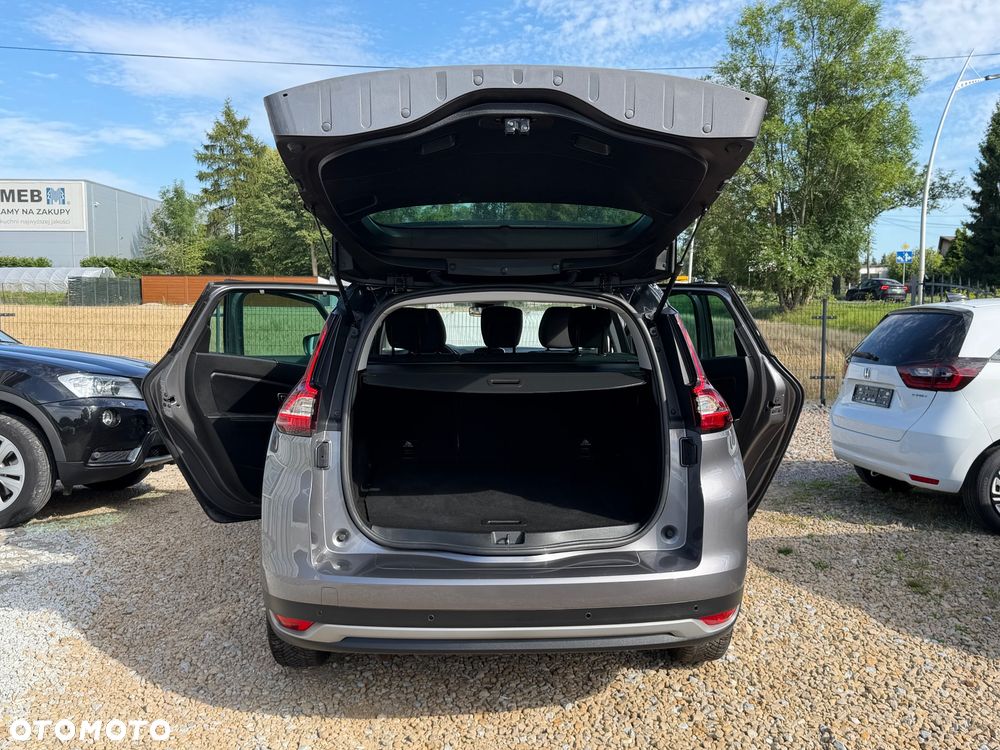 Renault Grand Scenic - 16