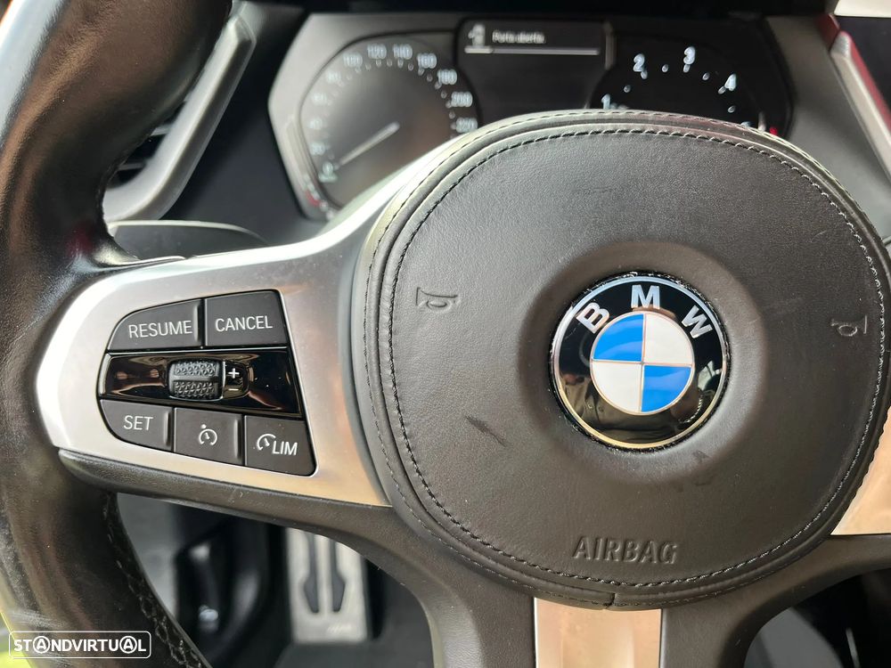 BMW 116 d Pack Essence - 23