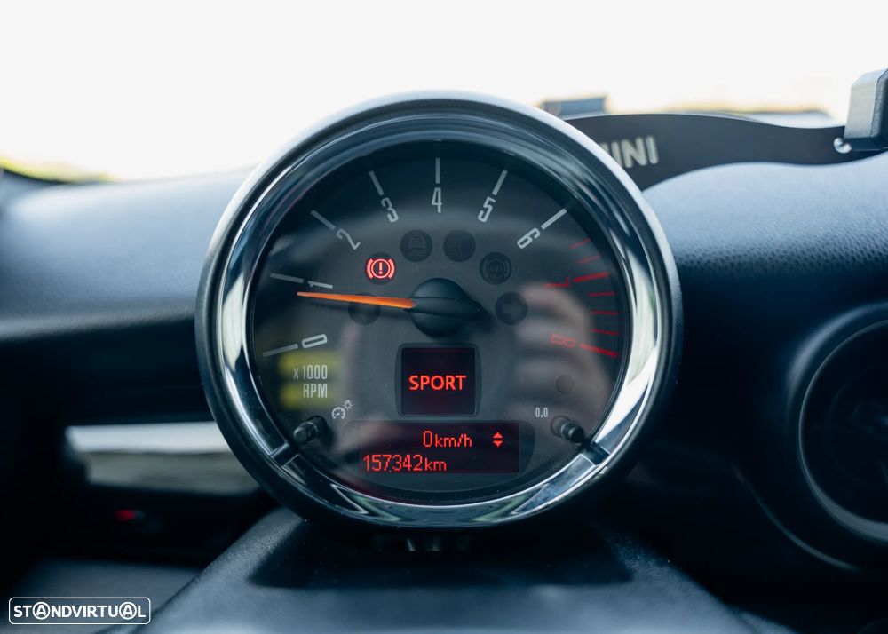 MINI 3 Portas John Cooper Works - 32