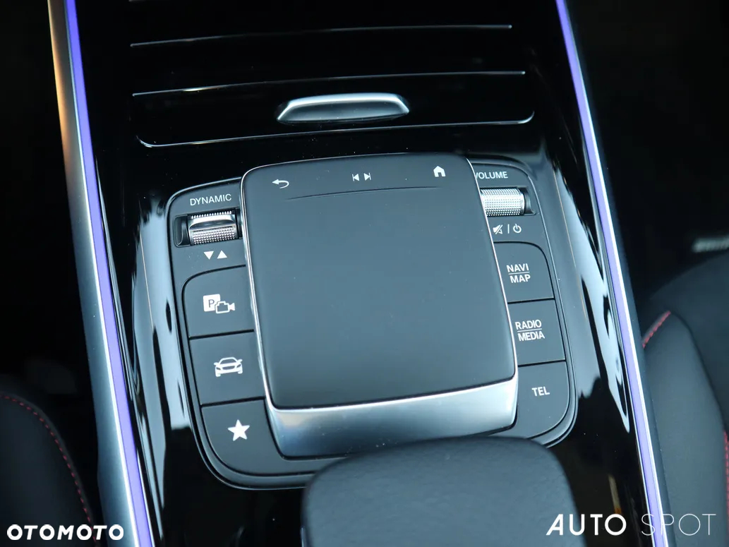 Mercedes-Benz GLB 250 4-Matic AMG Line 8G-DCT - 38