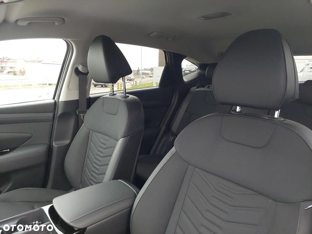 Hyundai Tucson 1.6 T-GDi HEV Executive 4WD - 12