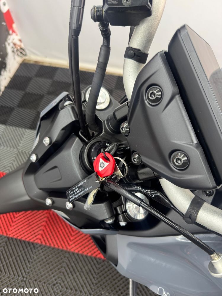 Yamaha MT - 26