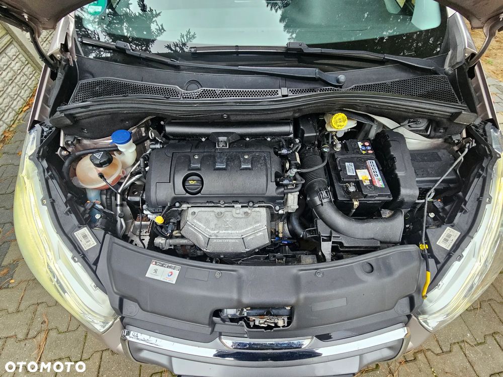 Peugeot 208 95 VTI Allure - 12