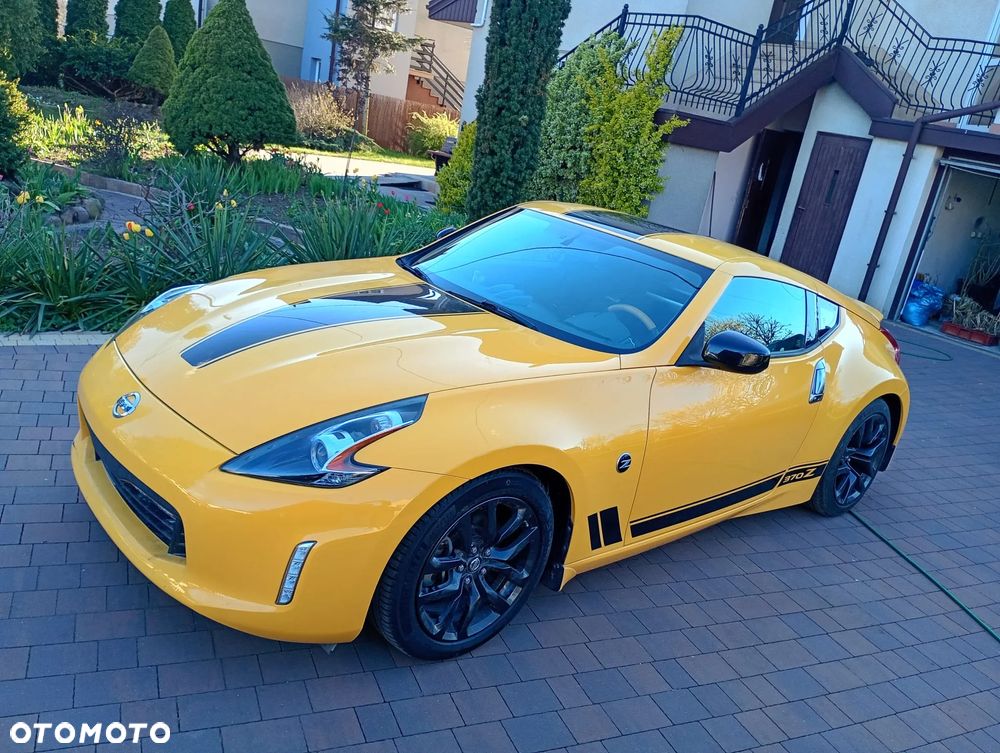 Nissan 370 Z - 1