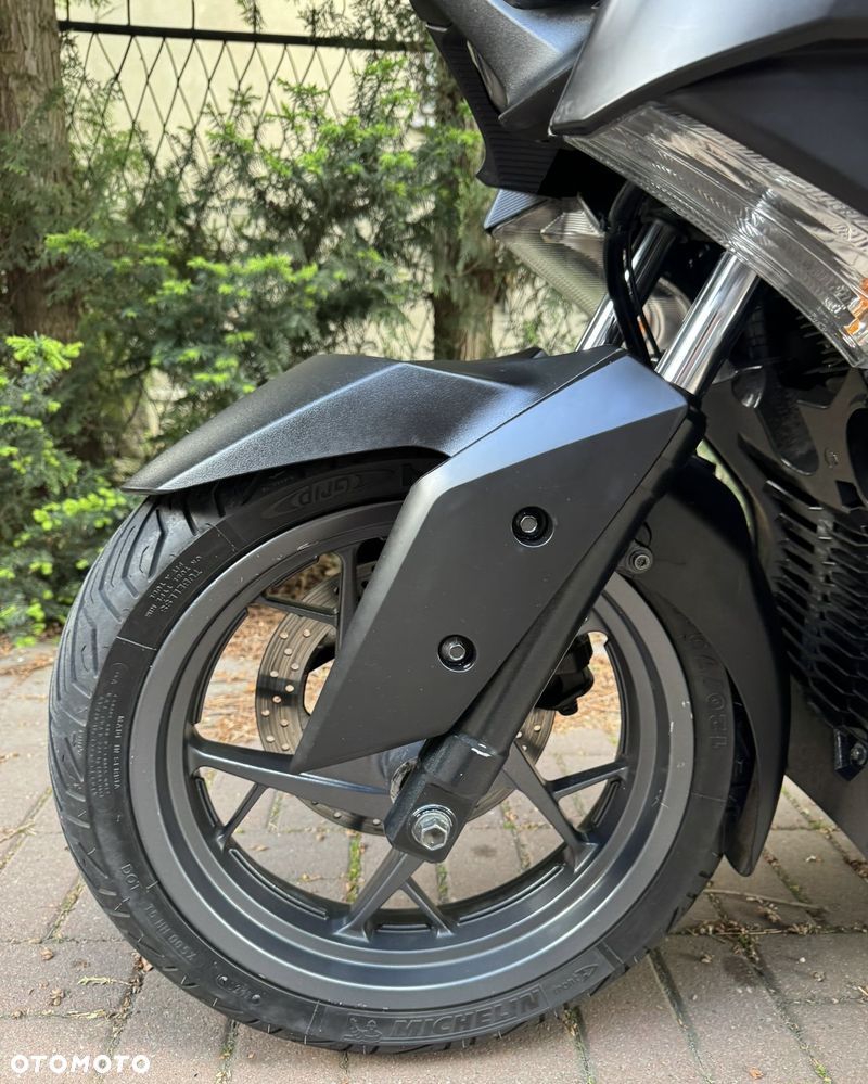 Yamaha X-max - 14