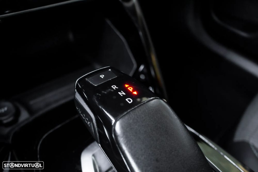 Peugeot 2008 1.5 BlueHDi Allure EAT8 - 21