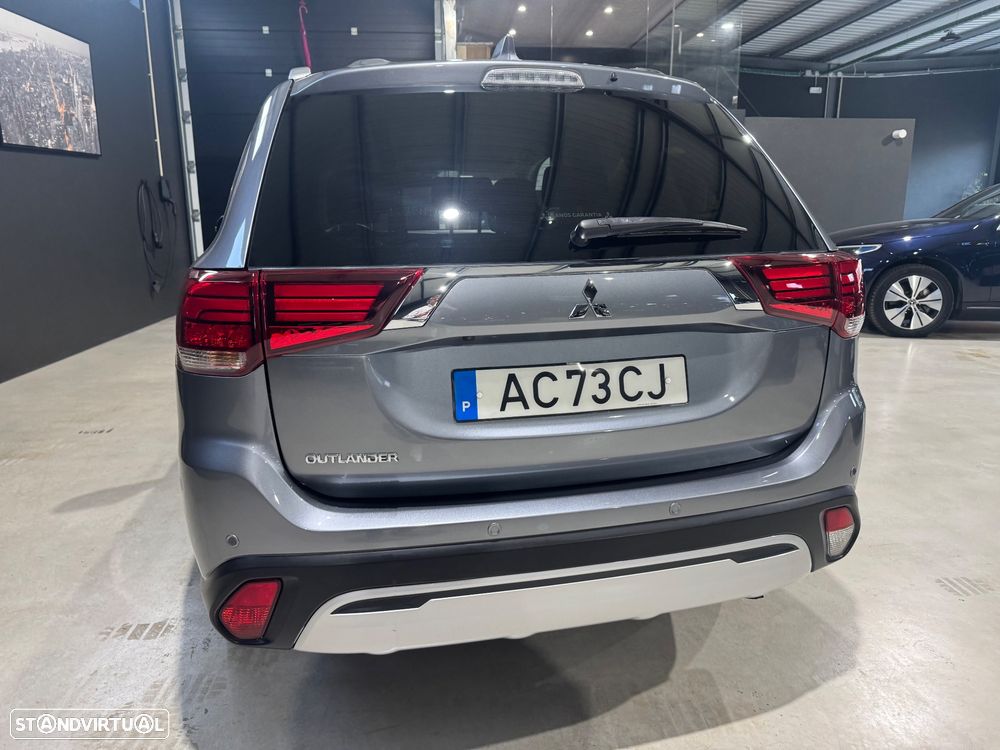 Mitsubishi Outlander 2.0 Kaiteki CVT - 12